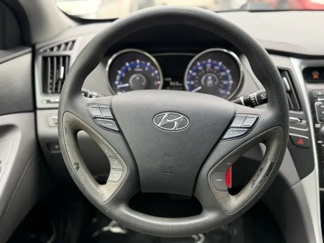 2011 HYUNDAI SONATA