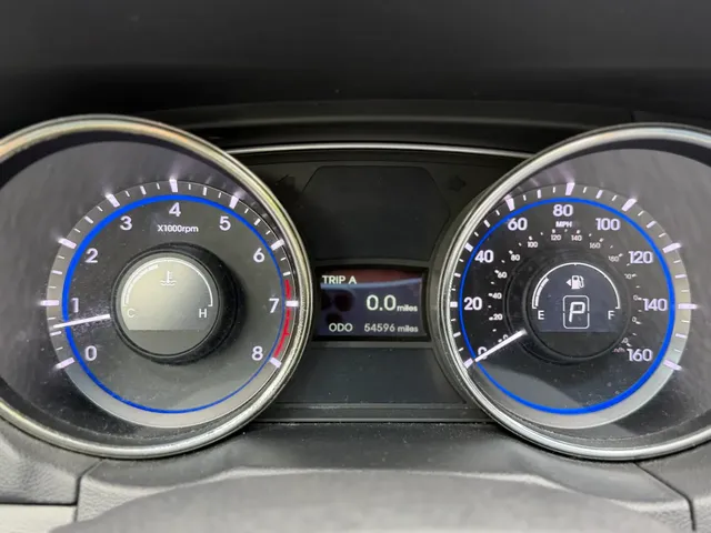 2011 HYUNDAI SONATA