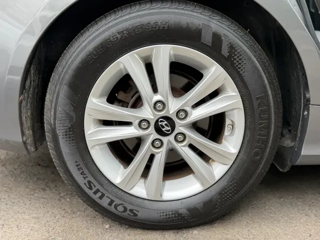 2011 HYUNDAI SONATA