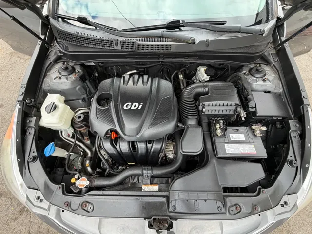2011 HYUNDAI SONATA